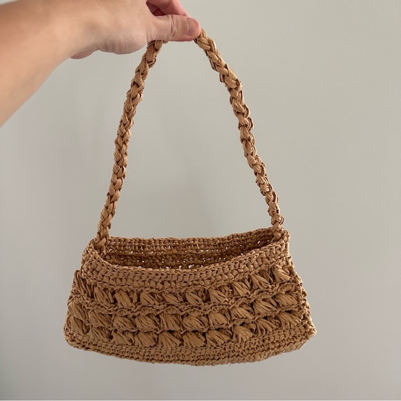 Hand crochet raffia baguette bag - Picture 2 of 9